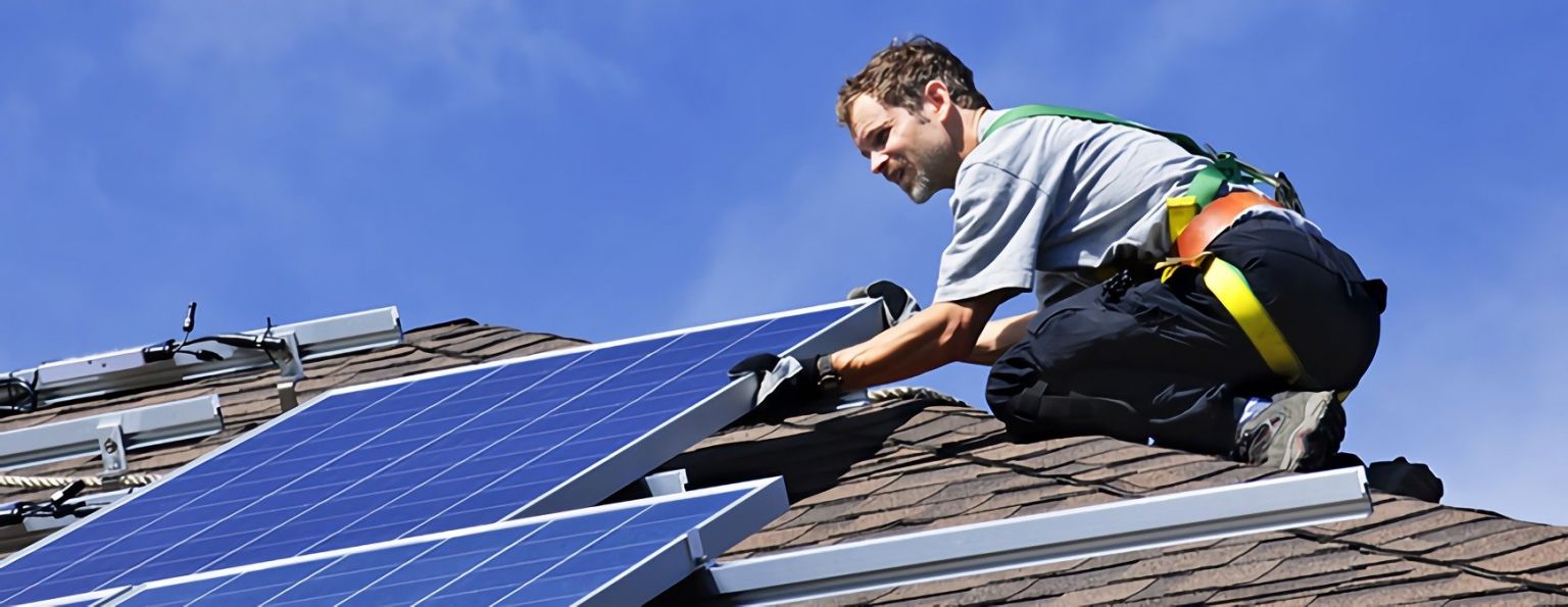 How to become a solar energy technician